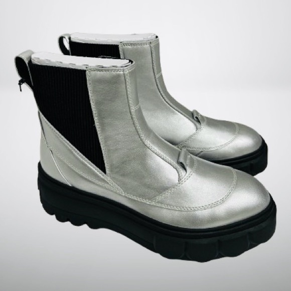 Sorel, Women’s, Caribou Pull-On Chelsea Boots Waterproof 10M Color: Pure Silver - Picture 10 of 10